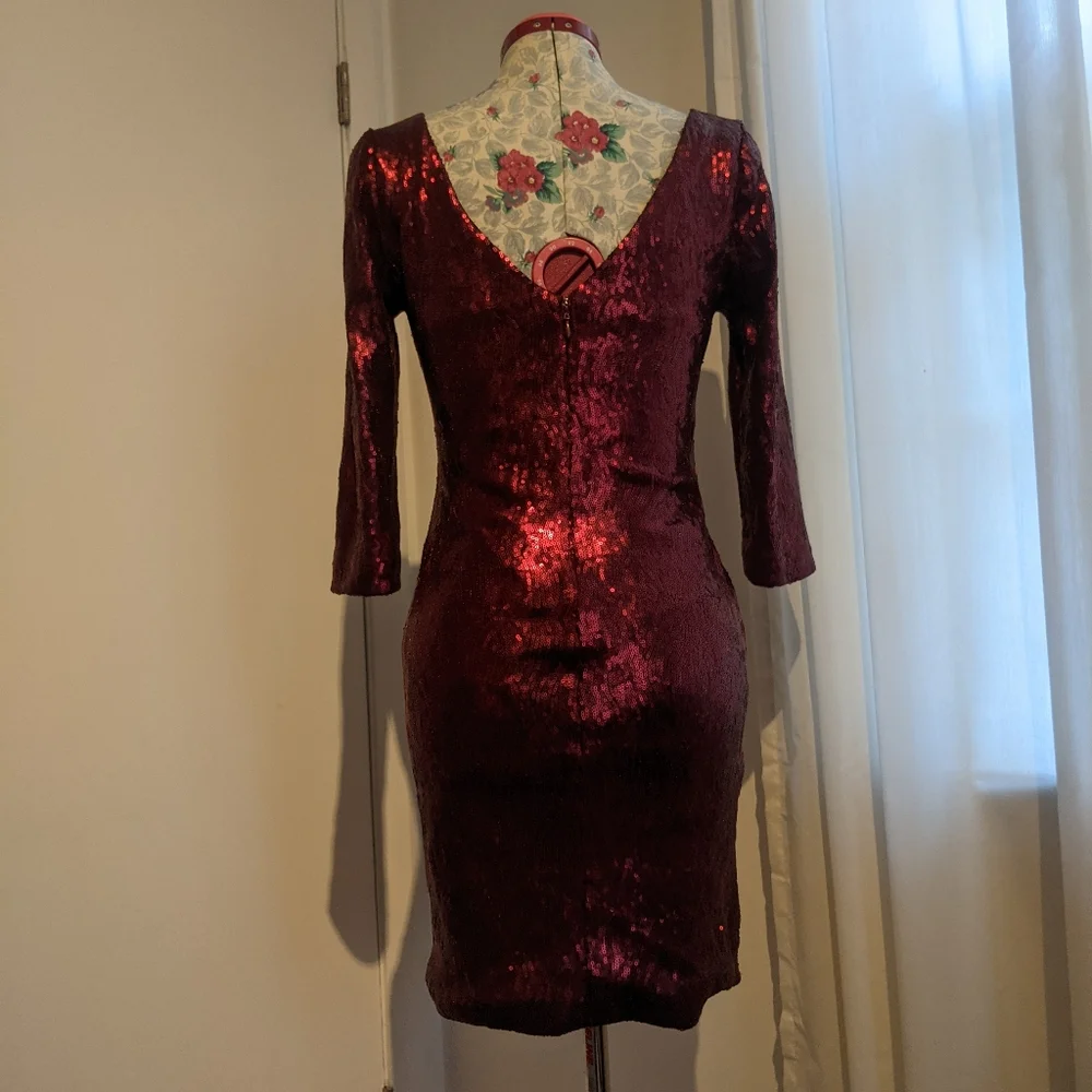 Burgundy sequin dress - Picture 6 of 10